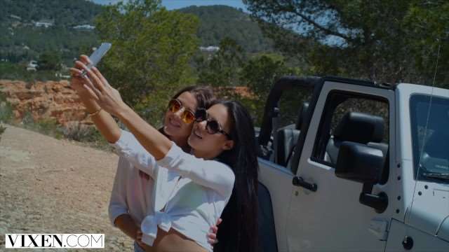 Vixen度假偶遇极品人妻，三人行疯狂内射颜射！